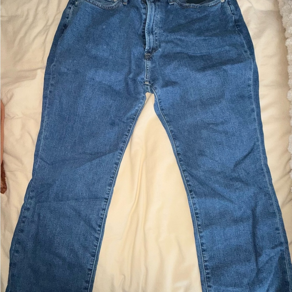 Abercrombie & Fitch Signature Stretch Athletic Straight Jeans